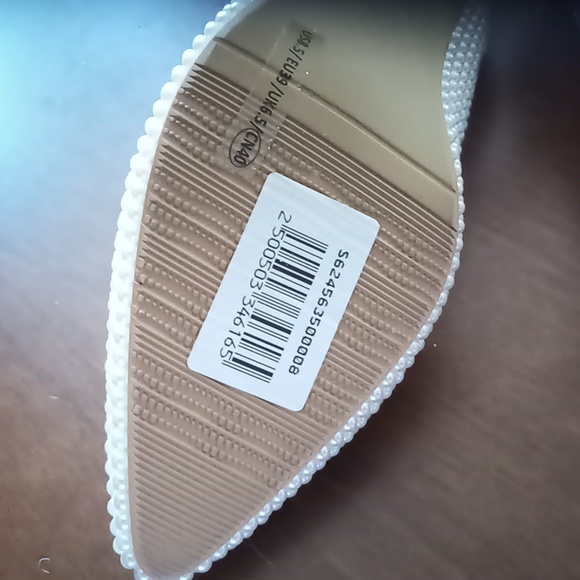 NEW Women's Pearl Pumps Wedding Heels White Size 8.5 - Picture 7 of 7